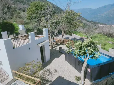 Vue générale sur la montagne ou vue sur la montagne depuis la maison de vacances