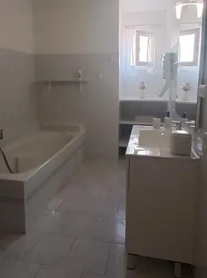 Salle de bains dans l'établissement Entre mer et montagne