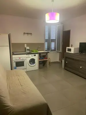 Cuisine ou kitchenette dans l'établissement T2 4ème étage Bastia marché