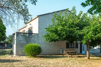 Jardin de l'établissement Bas de villa, Haute-Corse, vue montagne, 5min des plages