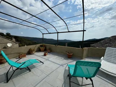 Vue générale sur la montagne ou vue sur la montagne depuis la maison de vacances