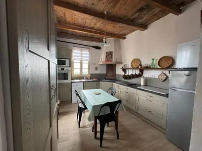 Cuisine ou kitchenette dans l'établissement Maison Simonpietri