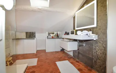 Cuisine ou kitchenette dans l'établissement Beautiful Apartment In Bastia