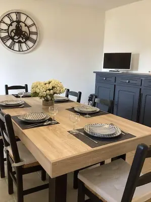Télévision ou salle de divertissement dans l'établissement La Casa d'Isabelle, Charme Corse à Patrimonio