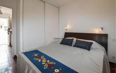 Un ou plusieurs lits dans un hébergement de l'établissement Awesome Home In Prunete With Wifi
