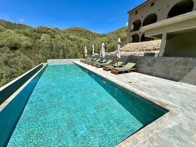 Piscine de l'établissement CASA ALTEZZA ou située à proximité