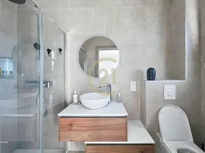 Salle de bains dans l'établissement Villa les Marines de Palasca