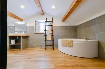 Salle de bains dans l'établissement Particasgiu - Agritourisme