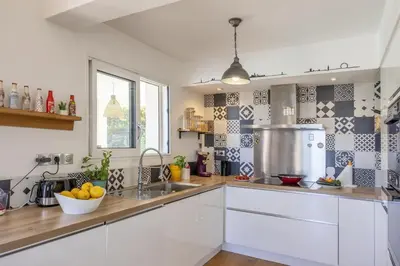 Cuisine ou kitchenette dans l'établissement Villa La Marine