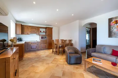 Cuisine ou kitchenette dans l'établissement Appartement Privilège vue mer - Ile Rousse