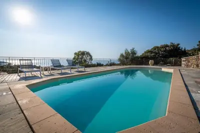 Piscine de l'établissement Duplex vue mer - Ile Rousse ou située à proximité