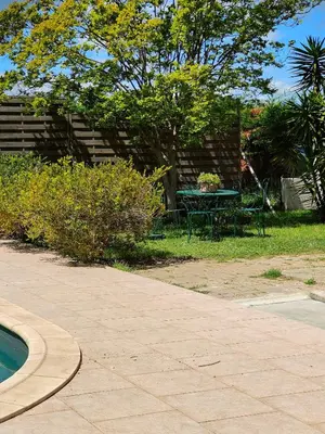 Jardin de l'établissement Maison de campagne piscine et jardin privatifs près de la plage