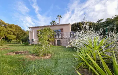 Jardin de l'établissement 2 Bedroom Stunning Home In San-Giuliano