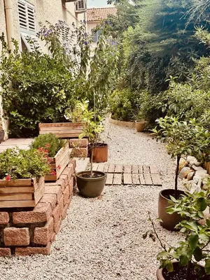 Jardin de l'établissement CASA BIANCA MAISON BLANCHE