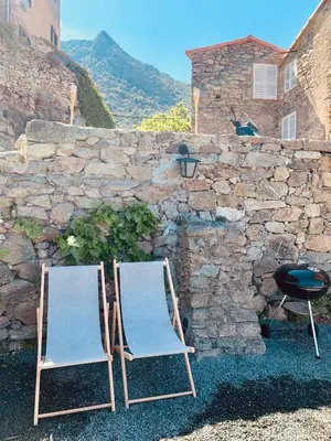 Vue générale sur la montagne ou vue sur la montagne depuis la maison de vacances