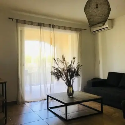 Rez de chaussez de villa 4 personnes mer