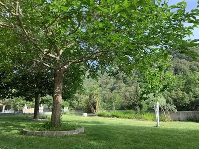 Jardin de l'établissement Casa Bartoli, T2 Entre Mer et Montagne