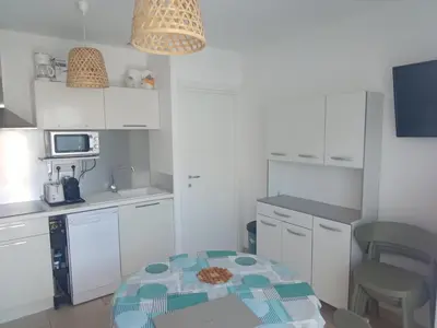 Cuisine ou kitchenette dans l'établissement Appartement T3 en Corse, Marina di Bravone N131