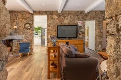 Télévision ou salle de divertissement dans l'établissement Villa A Surgenta