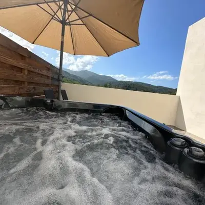 Bergerie avec spa vue montagne
