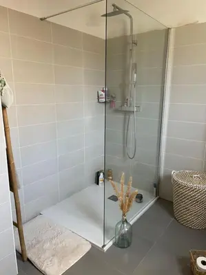 Salle de bains dans l'établissement Appartement T2 avec jardin