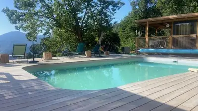 Piscine de l'établissement CHALET U Castagnu ou située à proximité