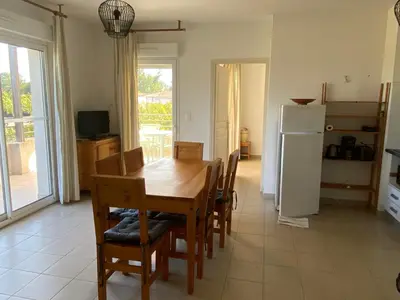 Cuisine ou kitchenette dans l'établissement Appartement T3 bord de mer résidence Aqualinda E55