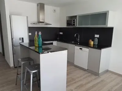 Cuisine ou kitchenette dans l'établissement Maison T3, 50m de la mer, cadre reposant