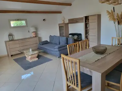 Coin salon dans l'établissement Maison jumelée clôturée