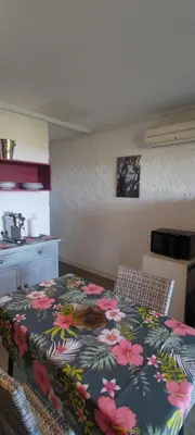 Cuisine ou kitchenette dans l'établissement Petite maison en Balagne, belle vue mer