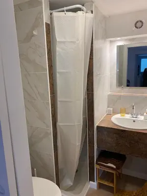 Salle de bains dans l'établissement A Macina