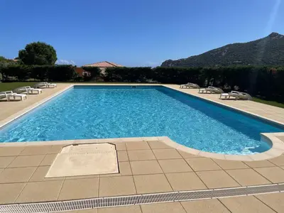 Piscine de l'établissement Bel appartement, terrasse vue mer, Sant Ambroggio ou située à proximité