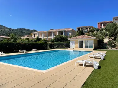 Piscine de l'établissement Bel appartement, terrasse vue mer, Sant Ambroggio ou située à proximité