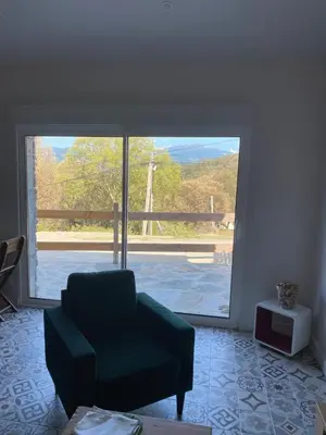 Coin salon dans l'établissement Villa