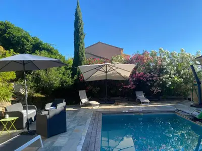 Piscine de l'établissement Meacci ou située à proximité