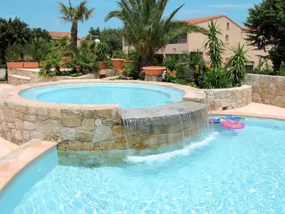 Piscine de l'établissement Apartment Club Benista T3 by Interhome ou située à proximité