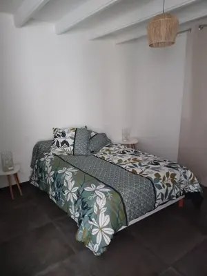 Un ou plusieurs lits dans un hébergement de l'établissement APPARTEMENT CAP CORSE Marine de PIETRACORBARA BORD DE MER