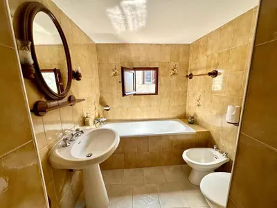 Salle de bains dans l'établissement Location de vacances, 3 chambres, Canari