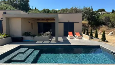 Piscine de l'établissement Un air de paradis à Corbara ou située à proximité