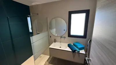 Salle de bains dans l'établissement Un air de paradis à Corbara