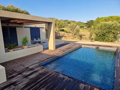 Piscine de l'établissement Un air de paradis à Corbara ou située à proximité