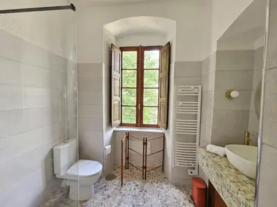 Salle de bains dans l'établissement Maison d Americain a Figarella au Cap Corse