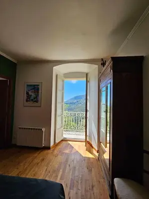 Vue générale sur la montagne ou vue sur la montagne depuis l'appartement