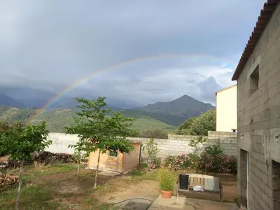 Vue générale sur la montagne ou vue sur la montagne depuis la maison de vacances