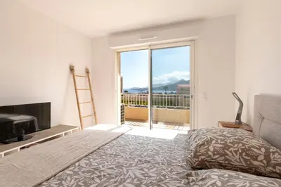 Vue générale sur la montagne ou vue sur la montagne depuis l'appartement
