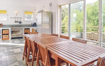 Cuisine ou kitchenette dans l'établissement Cozy Home In San Giuliano With Wifi