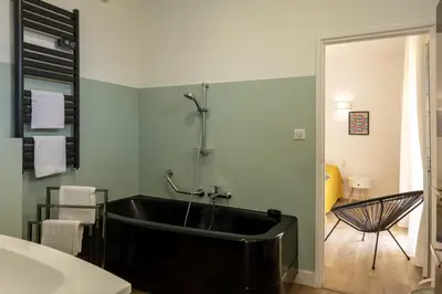 Salle de bains dans l'établissement Villa Jeanne