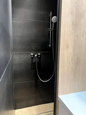 Salle de bains dans l'établissement Maison en bord de mer