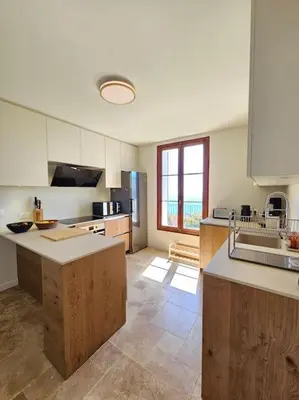 Cuisine ou kitchenette dans l'établissement Villa prestige avec piscine - dans les hauteurs de Bastia