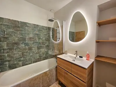 Salle de bains dans l'établissement Villa prestige avec piscine - dans les hauteurs de Bastia